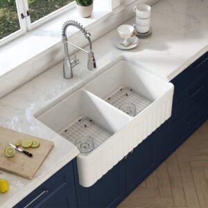 KIBI USA K2-DF33PI Pillar 33 Inch Fireclay Farmhouse Undermount Double Kitchen Sink with Bottom Grid and Strainer - White