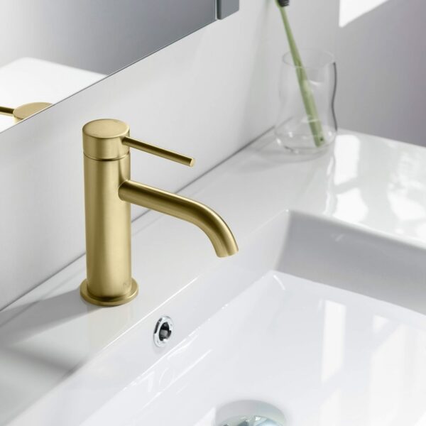 KIBI USA KBF1008 Circular 6 5/8 Inch Single Hole Deck Mounted Lead Free Solid Brass Single Handle Bathroom Faucet with Water Hose