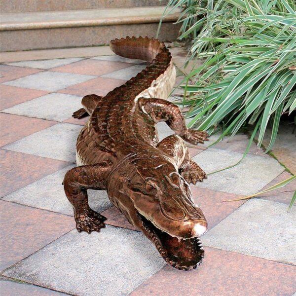 Design Toscano AS21592 14 Inch Prowling Alligator Statue - Bronze