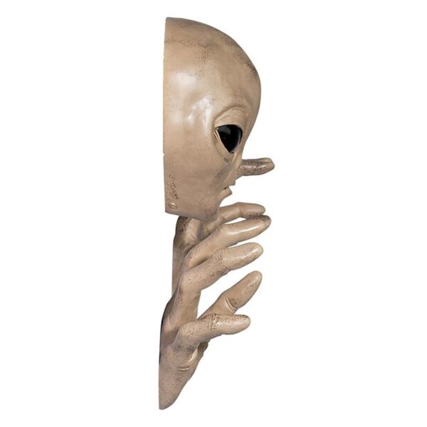 Design Toscano PD0434 13 Inch Roswell the Alien Plaque