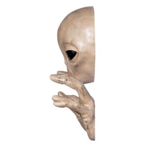 Design Toscano PD0434 13 Inch Roswell the Alien Plaque