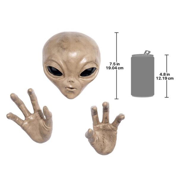 Design Toscano PD0434 13 Inch Roswell the Alien Plaque